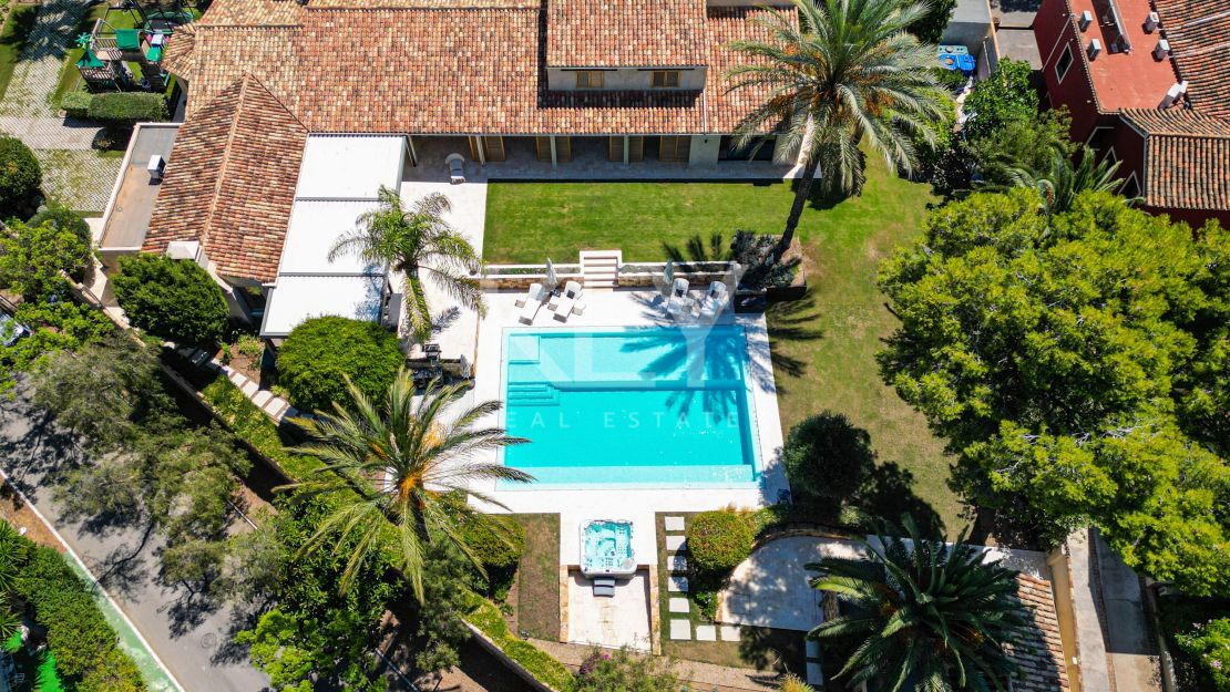 Luxurious villa for sale in Rio Real, Marbella East