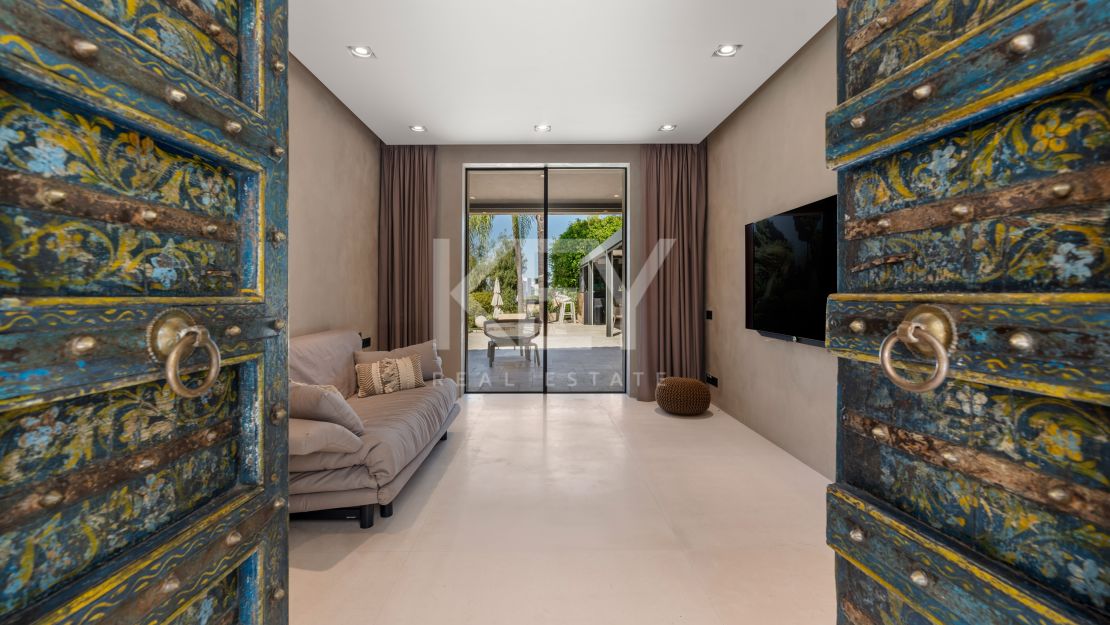 Luxurious villa for sale in Rio Real, Marbella East