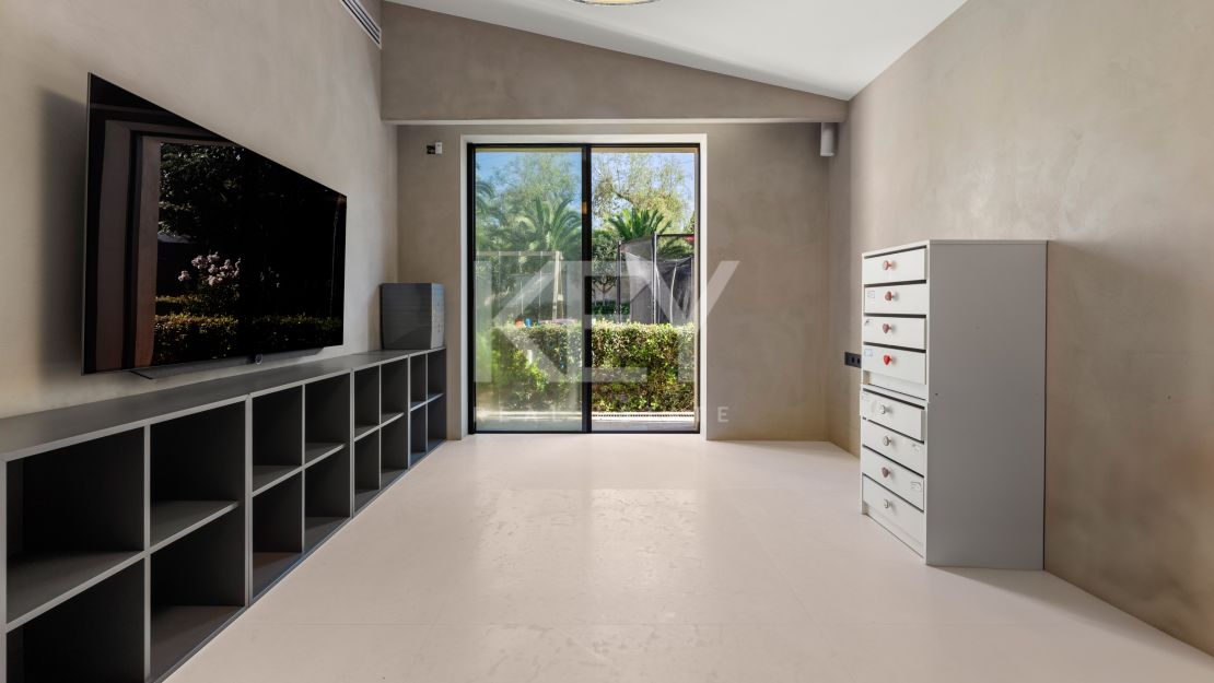 Luxurious villa for sale in Rio Real, Marbella East