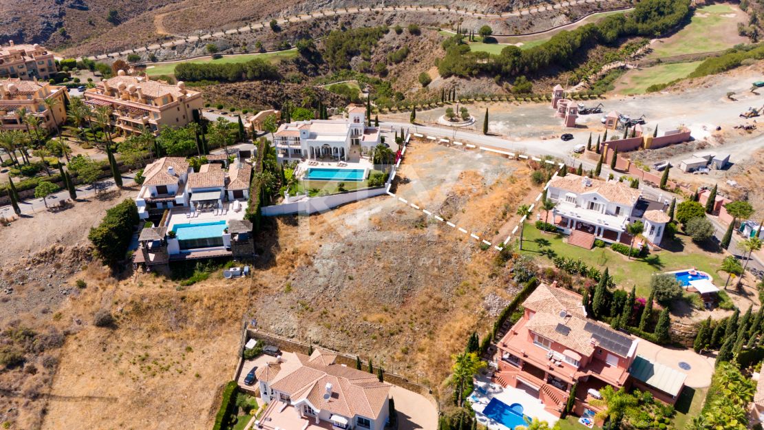 Продается участок рядом с гольфом в Лос Фламингос, Бенаавис