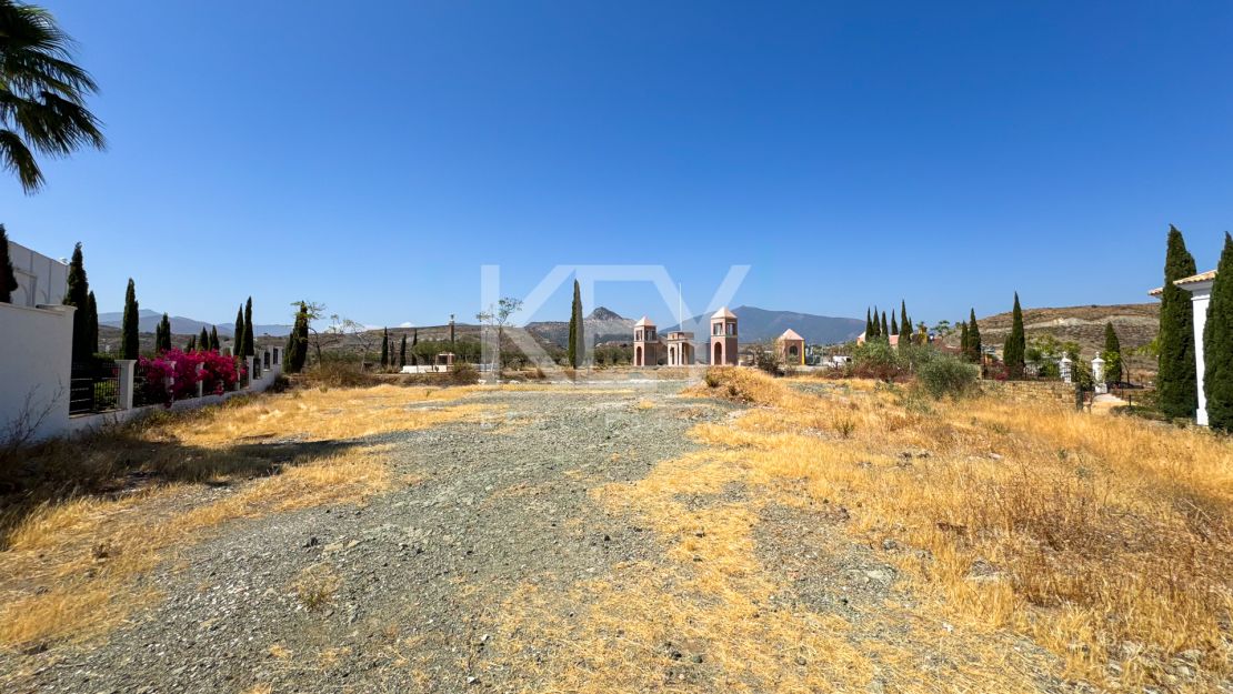 Продается участок рядом с гольфом в Лос Фламингос, Бенаавис