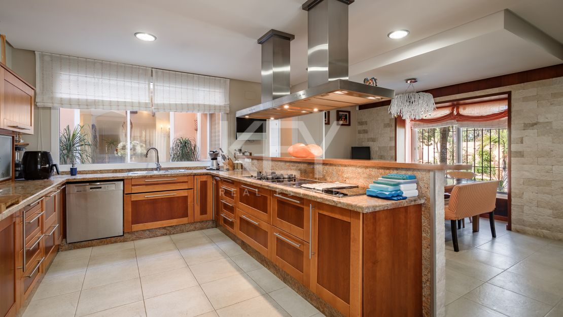 Exceptional frontline beach  villa for sale on the New Golden Mile, Estepona