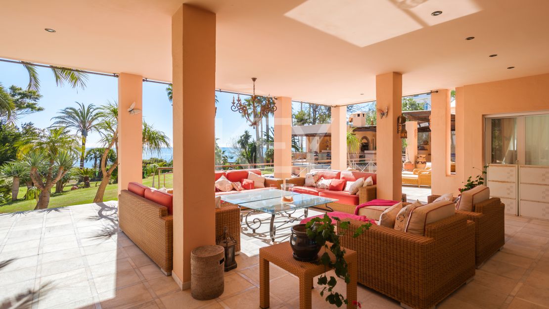 Exceptional frontline beach  villa for sale on the New Golden Mile, Estepona