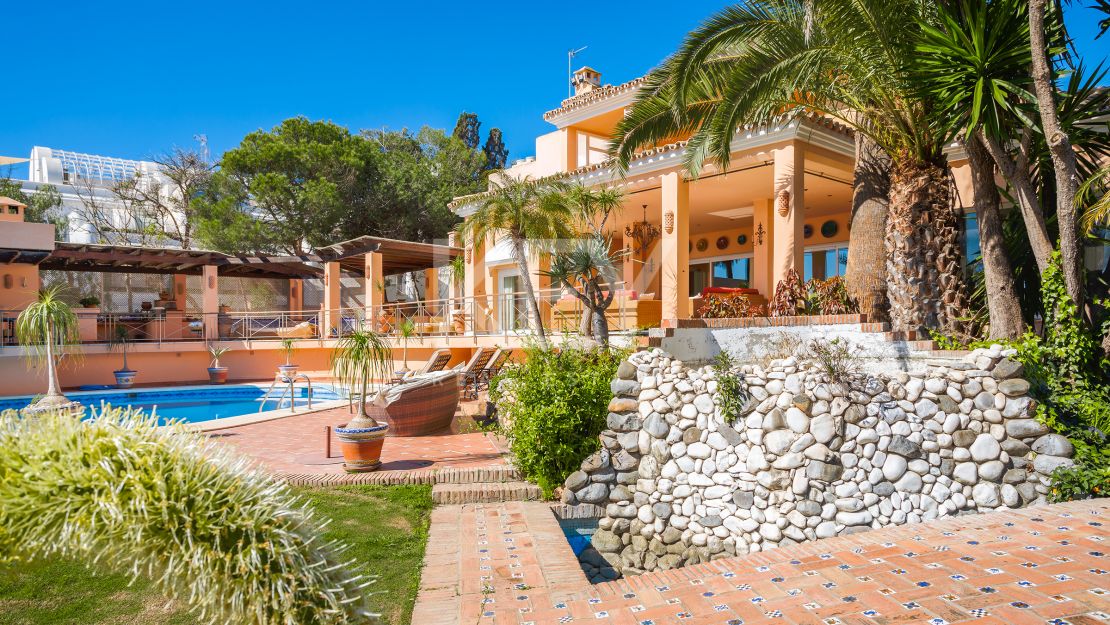 Exceptional frontline beach  villa for sale on the New Golden Mile, Estepona