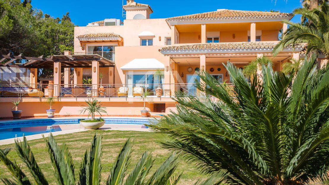Exceptional frontline beach  villa for sale on the New Golden Mile, Estepona