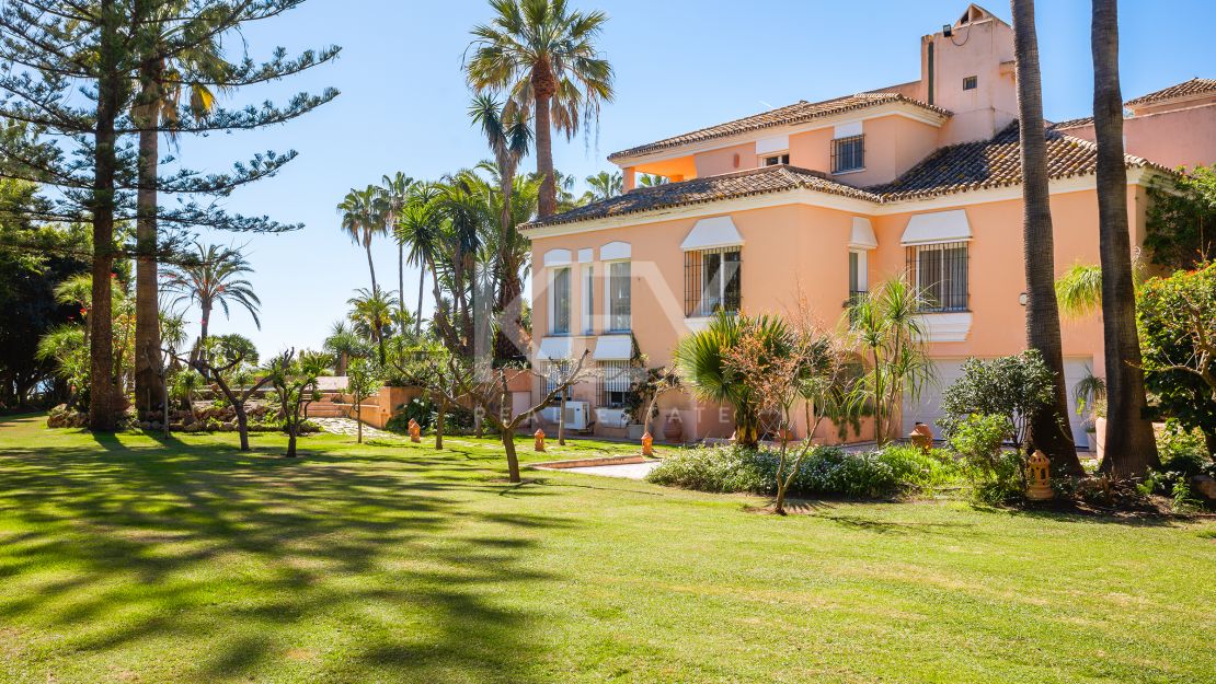 Exceptional frontline beach  villa for sale on the New Golden Mile, Estepona