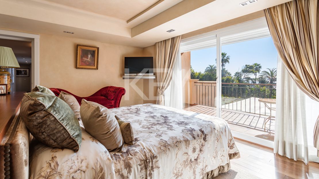 Exceptional frontline beach  villa for sale on the New Golden Mile, Estepona