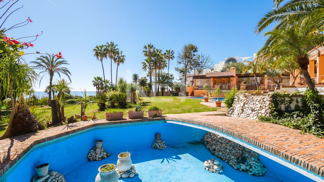 Exceptional frontline beach  villa for sale on the New Golden Mile, Estepona