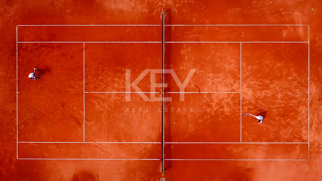 Современная вилла с 5 спальнями, панорамным видом на море и роскошными удобствами в самом сердце Ла-Алькерии, Бенахавис