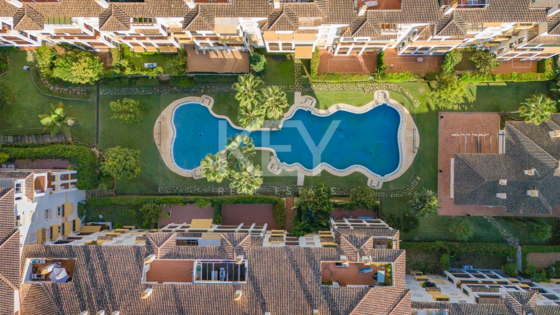 Ático dúplex de lujo con vistas panorámicas en la Milla de Oro de Marbella