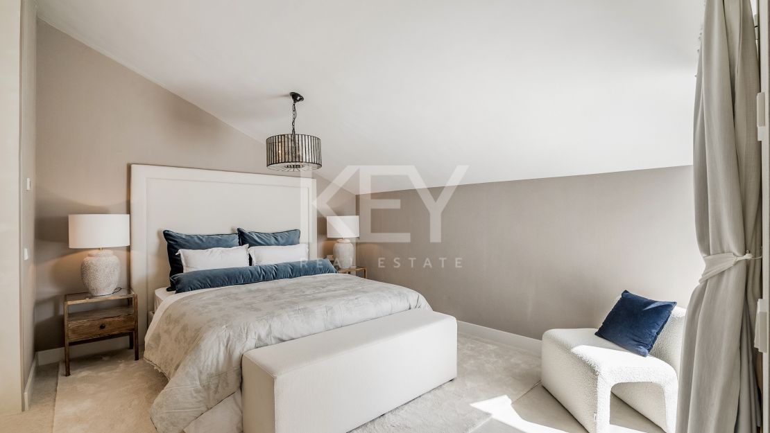 Ático dúplex de lujo con vistas panorámicas en la Milla de Oro de Marbella