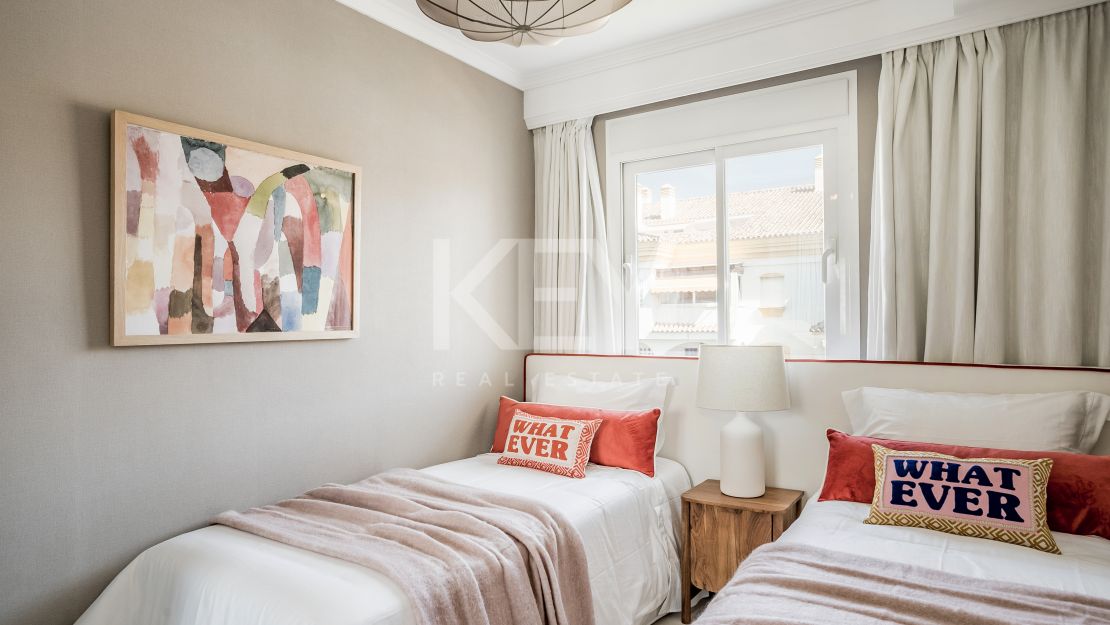 Ático dúplex de lujo con vistas panorámicas en la Milla de Oro de Marbella