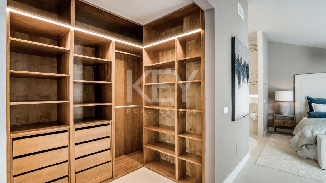 Ático dúplex de lujo con vistas panorámicas en la Milla de Oro de Marbella