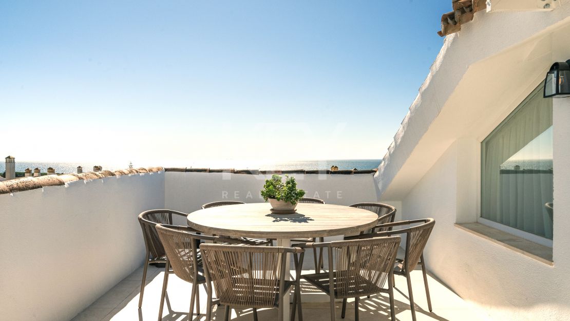 Ático dúplex de lujo con vistas panorámicas en la Milla de Oro de Marbella