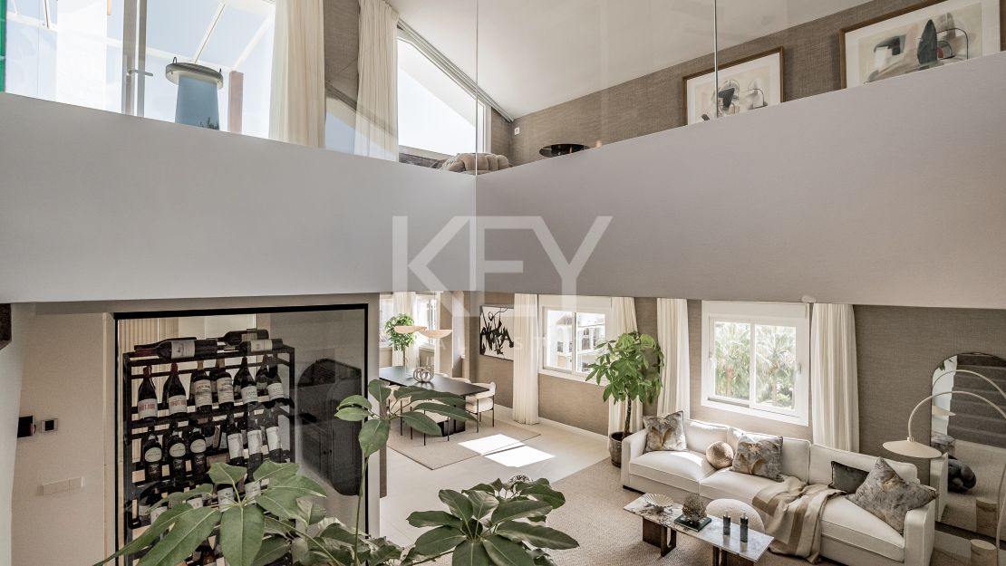 Ático dúplex de lujo con vistas panorámicas en la Milla de Oro de Marbella