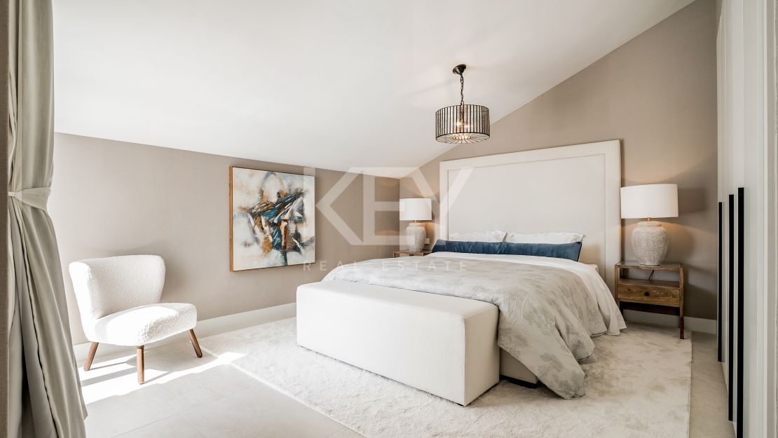 Ático dúplex de lujo con vistas panorámicas en la Milla de Oro de Marbella