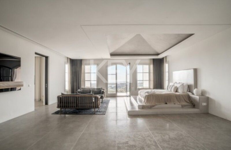 Amazing Villa in Marbella Club Golf Resort with Panoramic Mediterranean Views in Benahavis