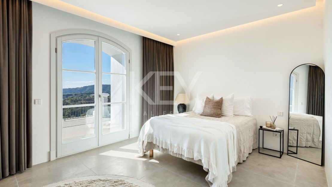 Impresionante villa en Marbella Club Golf Resort con vistas panorámicas al mar Mediterráneo en Benahavís