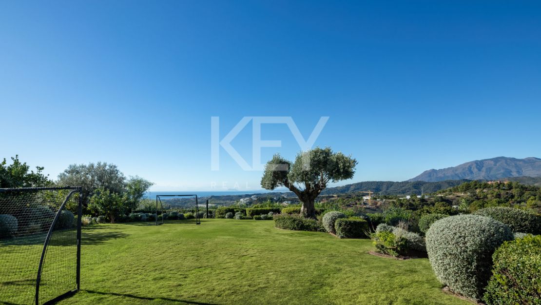 Impresionante villa en Marbella Club Golf Resort con vistas panorámicas al mar Mediterráneo en Benahavís