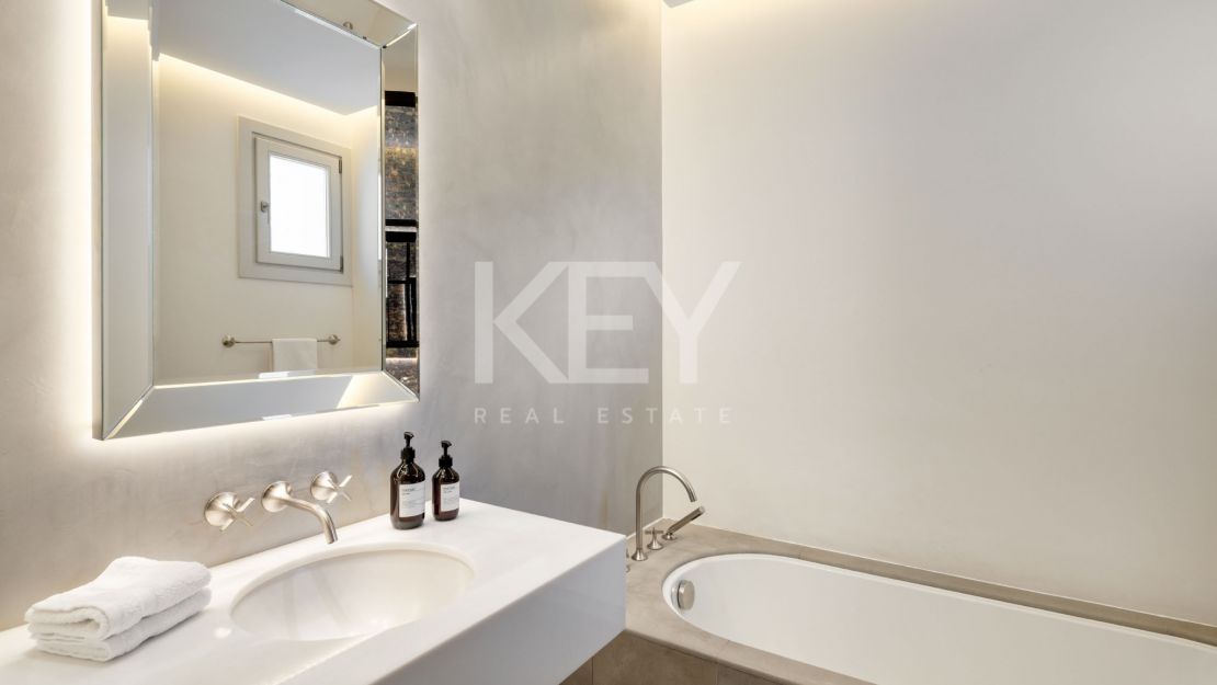 Impresionante villa en Marbella Club Golf Resort con vistas panorámicas al mar Mediterráneo en Benahavís