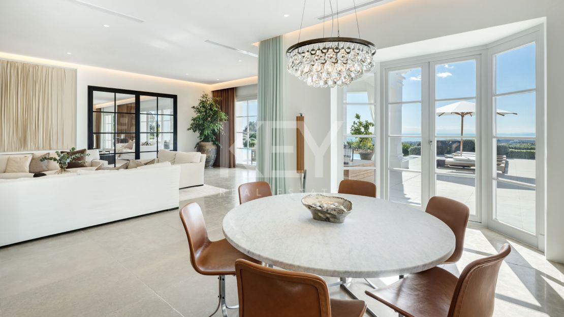 Impresionante villa en Marbella Club Golf Resort con vistas panorámicas al mar Mediterráneo en Benahavís