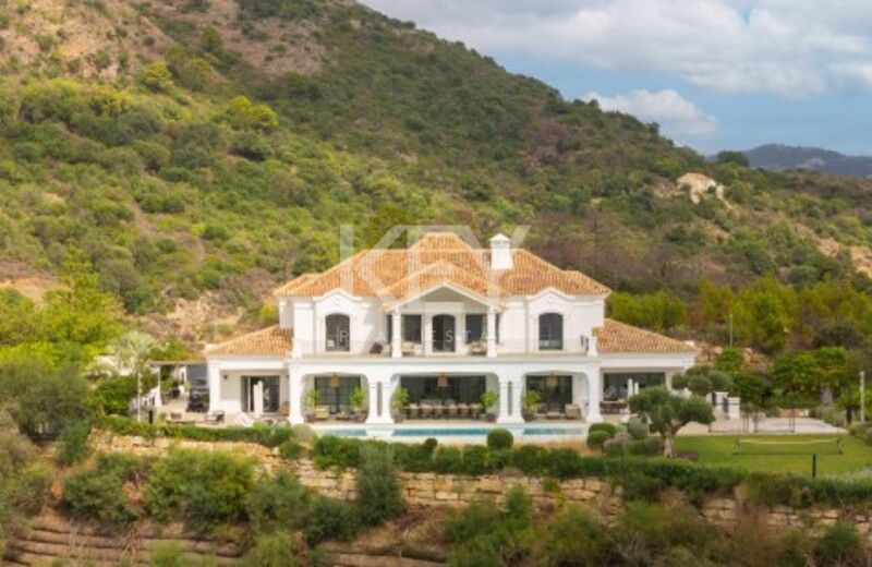 Amazing Villa in Marbella Club Golf Resort with Panoramic Mediterranean Views in Benahavis