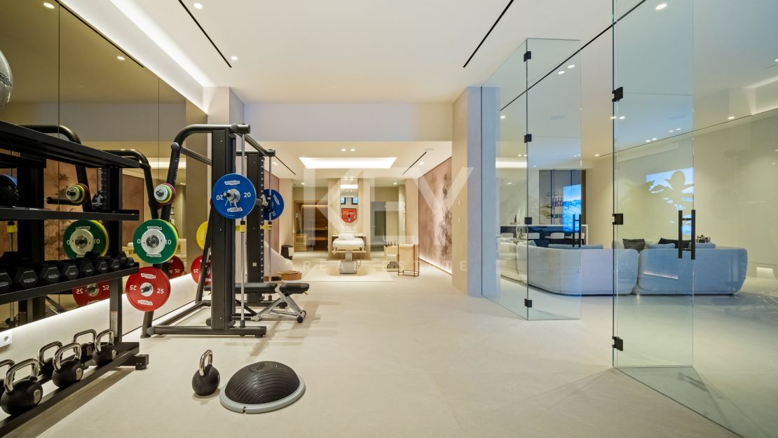 Lujosa Villa con vistas panorámicas al mar a minutos de Puerto Banús en La Quinta, Benahavis