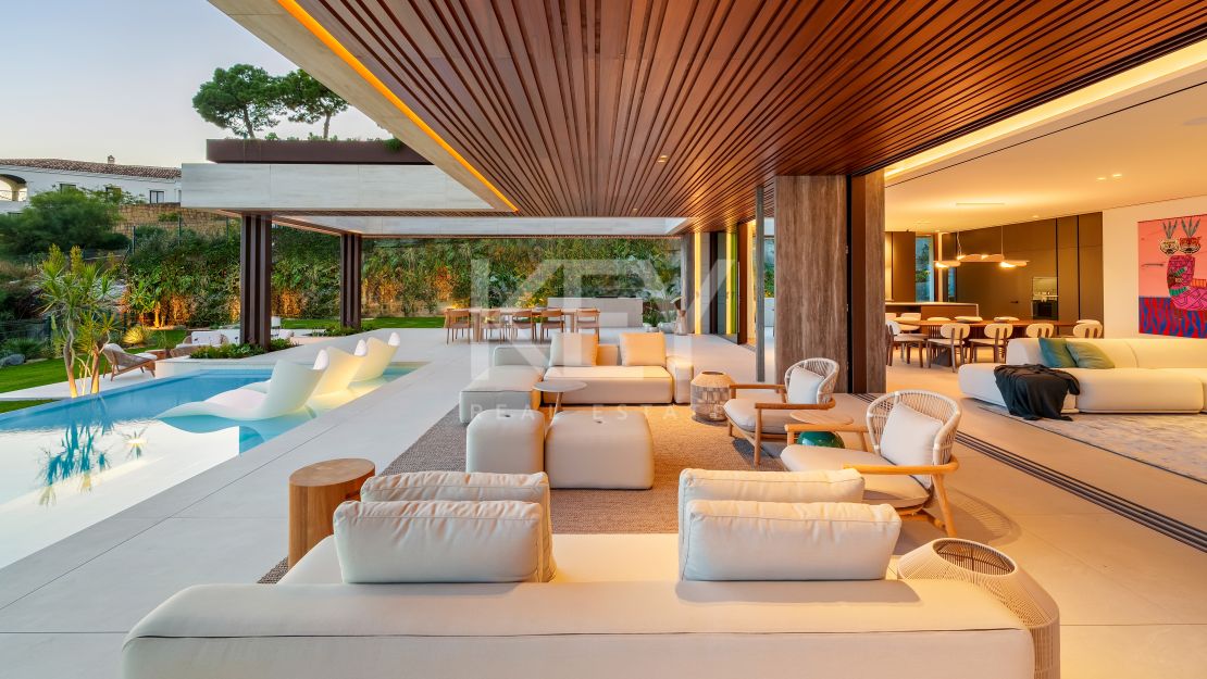 Lujosa Villa con vistas panorámicas al mar a minutos de Puerto Banús en La Quinta, Benahavis