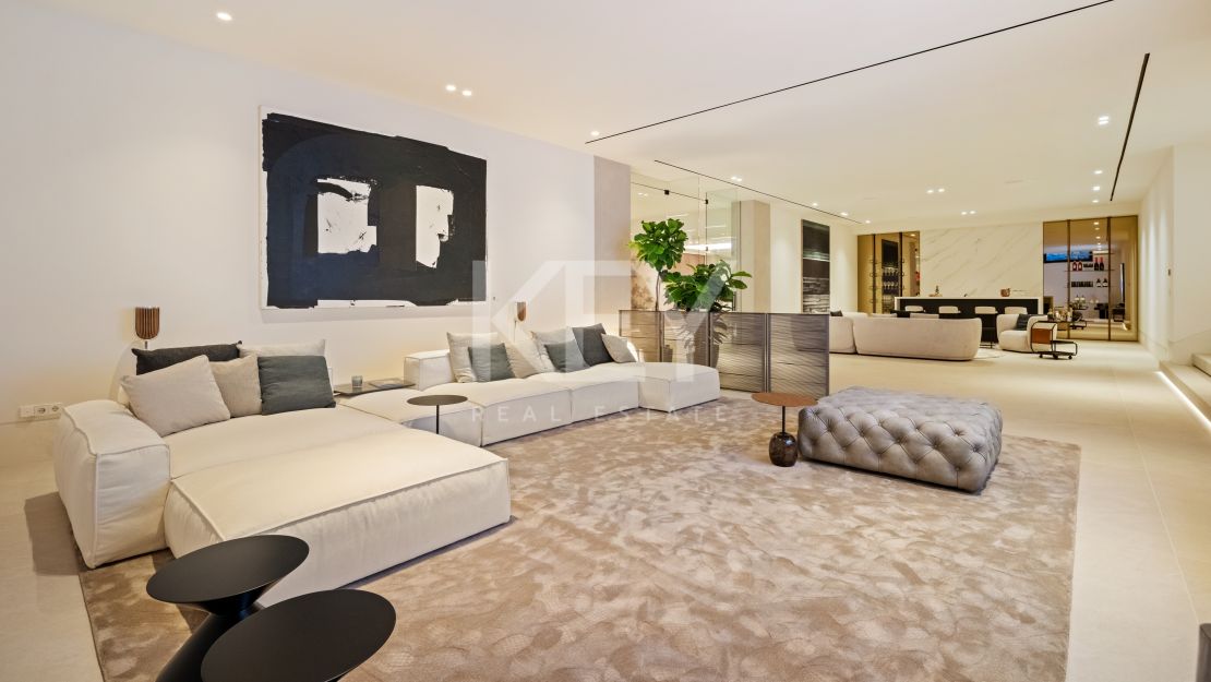 Lujosa Villa con vistas panorámicas al mar a minutos de Puerto Banús en La Quinta, Benahavis