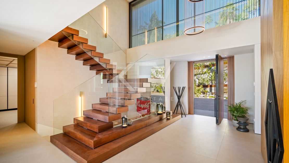 Lujosa Villa con vistas panorámicas al mar a minutos de Puerto Banús en La Quinta, Benahavis