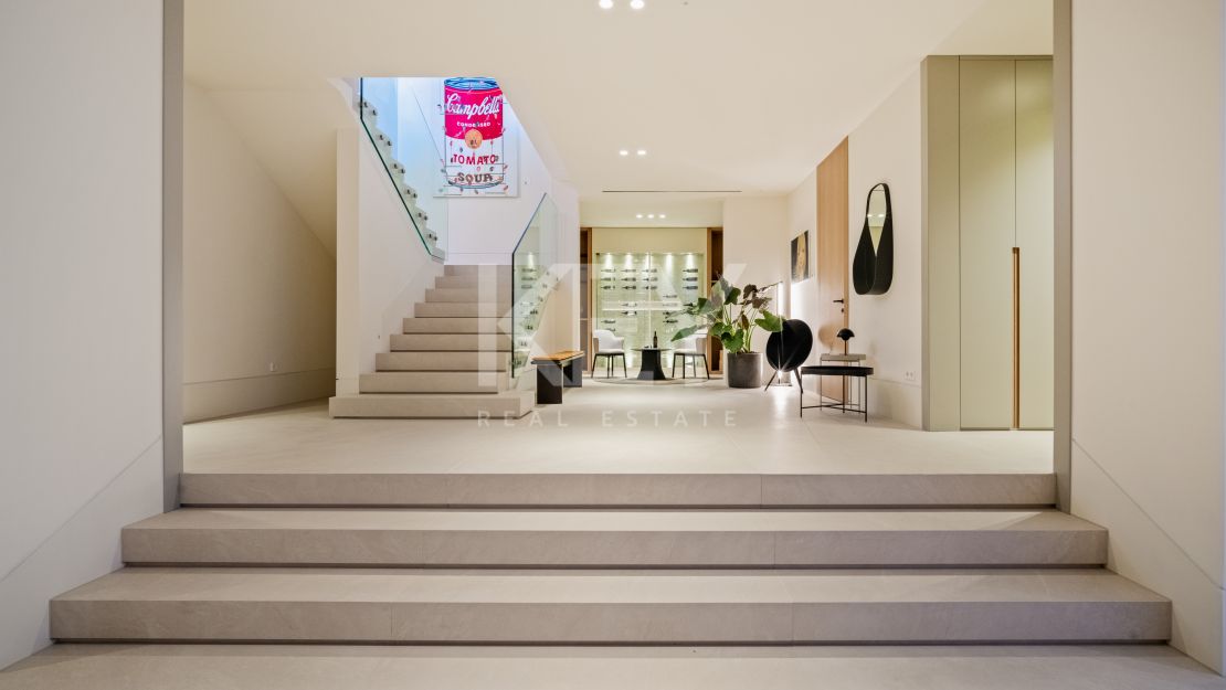 Lujosa Villa con vistas panorámicas al mar a minutos de Puerto Banús en La Quinta, Benahavis