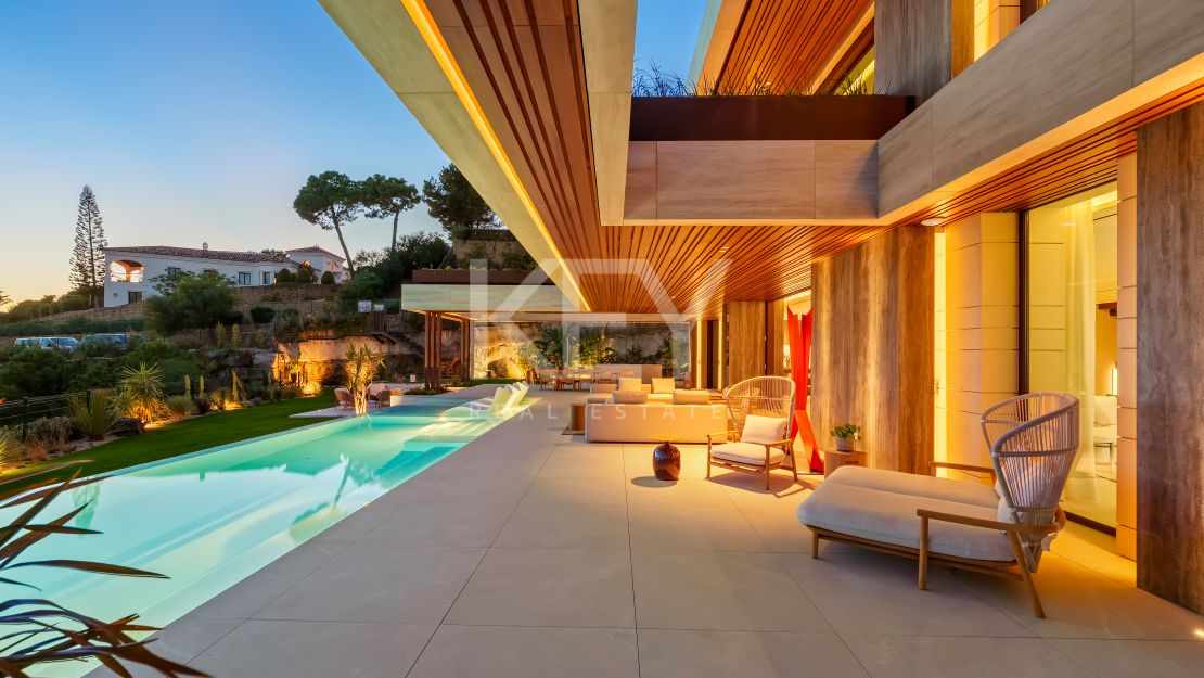 Lujosa Villa con vistas panorámicas al mar a minutos de Puerto Banús en La Quinta, Benahavis