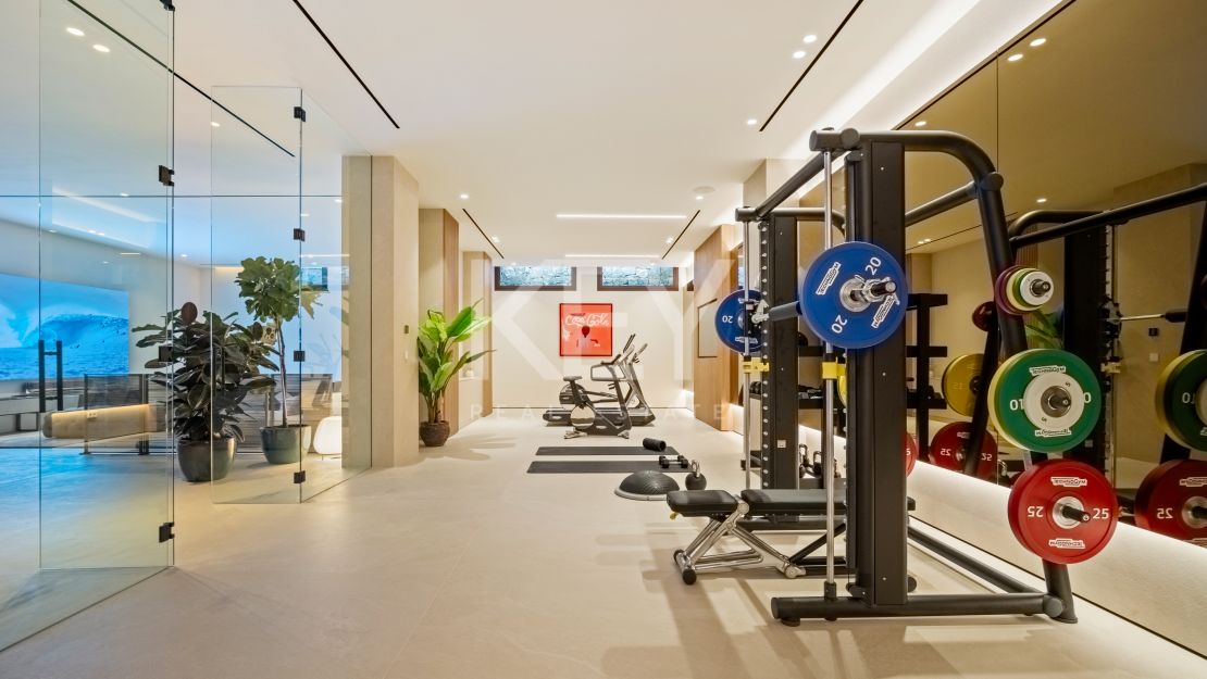 Lujosa Villa con vistas panorámicas al mar a minutos de Puerto Banús en La Quinta, Benahavis