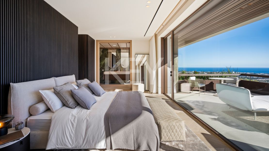 Lujosa Villa con vistas panorámicas al mar a minutos de Puerto Banús en La Quinta, Benahavis