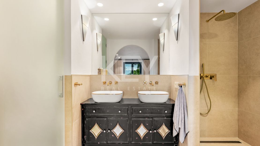 Роскошная вилла с 6 спальнями и панорамным видом в Эль-Мадроньяле, Бенахавис