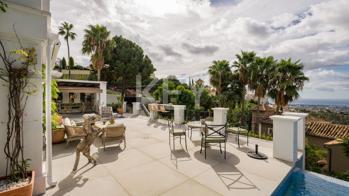 Роскошная вилла с 6 спальнями и панорамным видом в Эль-Мадроньяле, Бенахавис