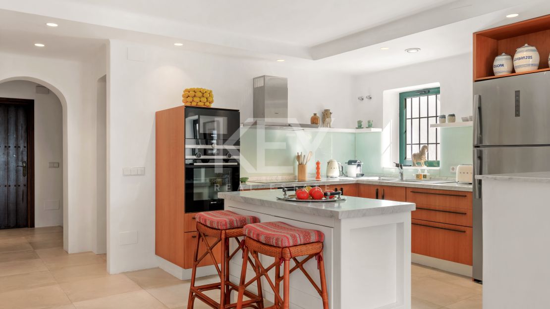 Роскошная вилла с 6 спальнями и панорамным видом в Эль-Мадроньяле, Бенахавис