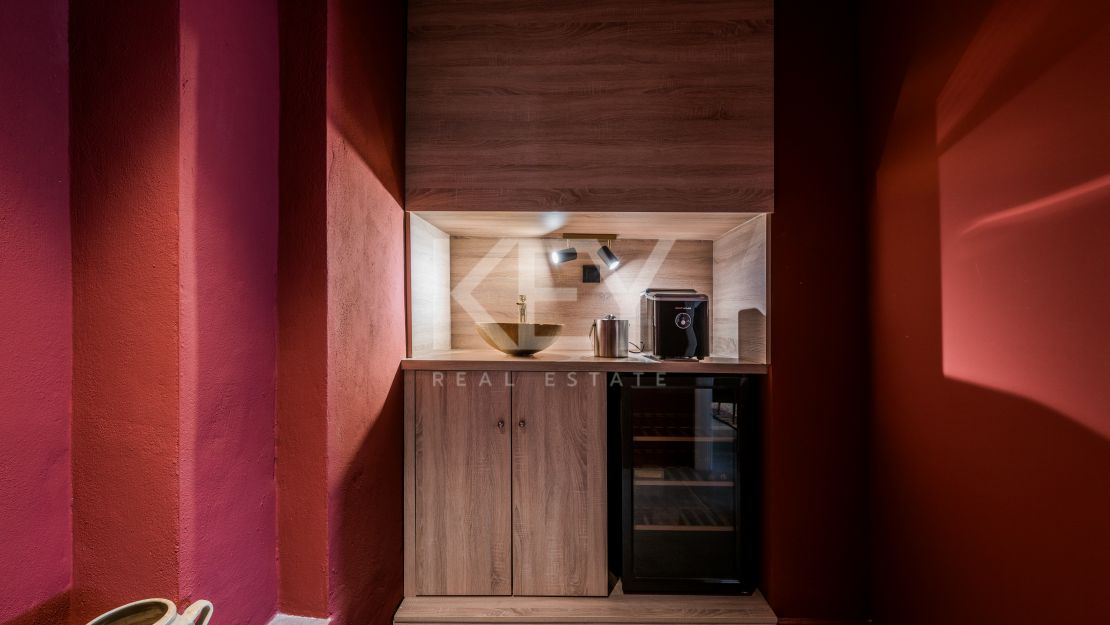 Роскошная вилла с 6 спальнями и панорамным видом в Эль-Мадроньяле, Бенахавис