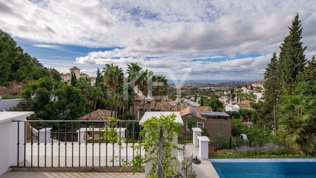 Роскошная вилла с 6 спальнями и панорамным видом в Эль-Мадроньяле, Бенахавис