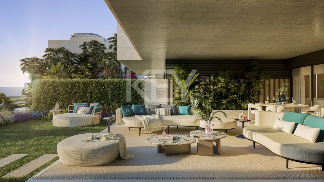 Penthouse with private solarium and sea views in Manilva Beach