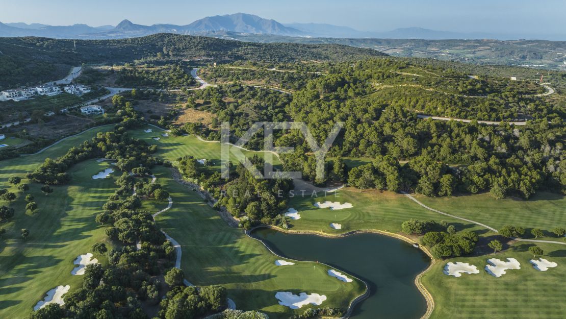 Участки вилл премиум-класса с видом на знаменитое побережье в Сотогранде