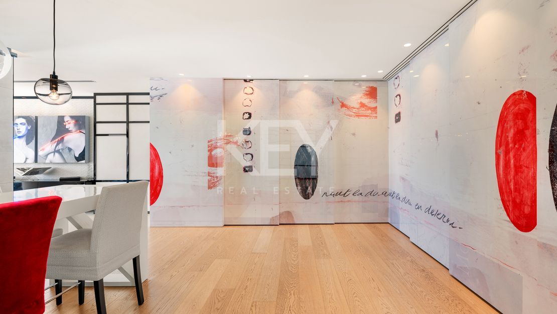 Lujoso ático junto a la playa con vistas panorámicas inigualables en Puerto Banús, Marbella