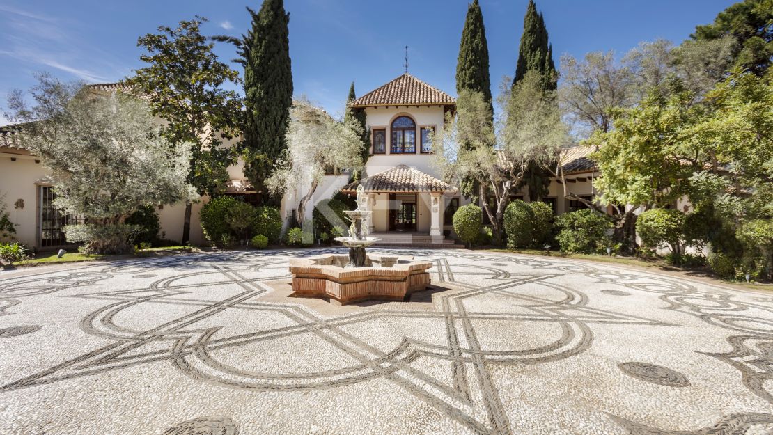 Villa de lujo con espectaculares vistas al valle y comodidades premium en La Zagaleta