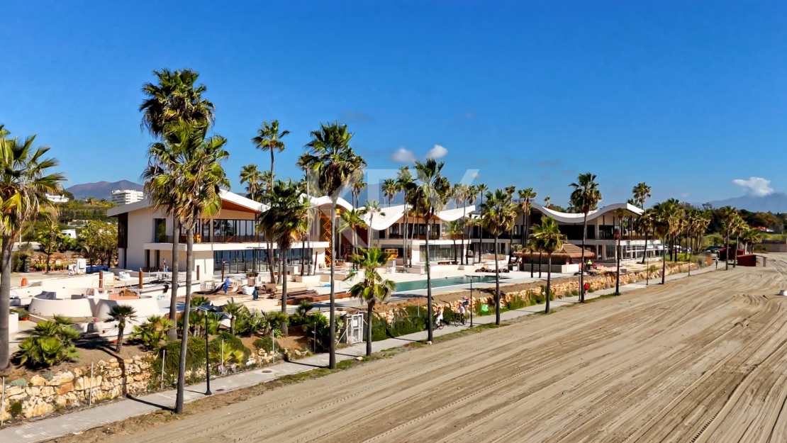 Villa moderna con vistas panorámicas y comodidades de alta gama en La Quinta, Benahavís