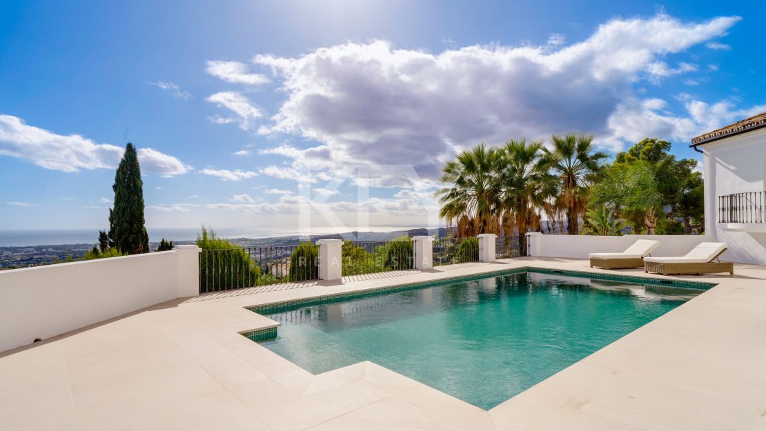 Эксклюзивная вилла с потрясающими панорамными видами в Эль-Мадроньяль, Бенахавис