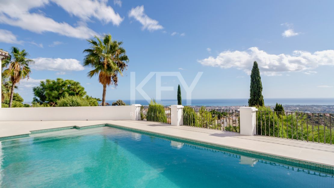 Эксклюзивная вилла с потрясающими панорамными видами в Эль-Мадроньяль, Бенахавис