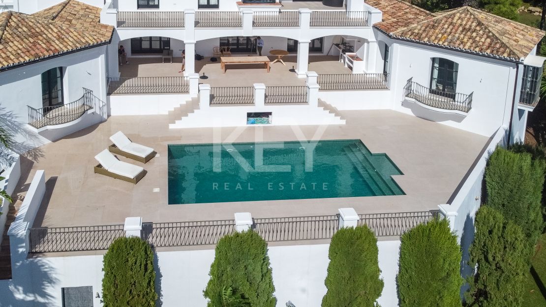 Эксклюзивная вилла с потрясающими панорамными видами в Эль-Мадроньяль, Бенахавис