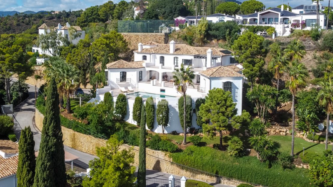 Эксклюзивная вилла с потрясающими панорамными видами в Эль-Мадроньяль, Бенахавис