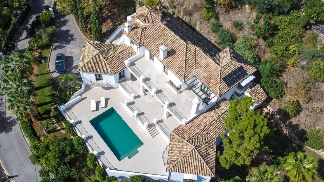 Эксклюзивная вилла с потрясающими панорамными видами в Эль-Мадроньяль, Бенахавис