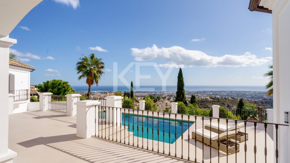 Эксклюзивная вилла с потрясающими панорамными видами в Эль-Мадроньяль, Бенахавис